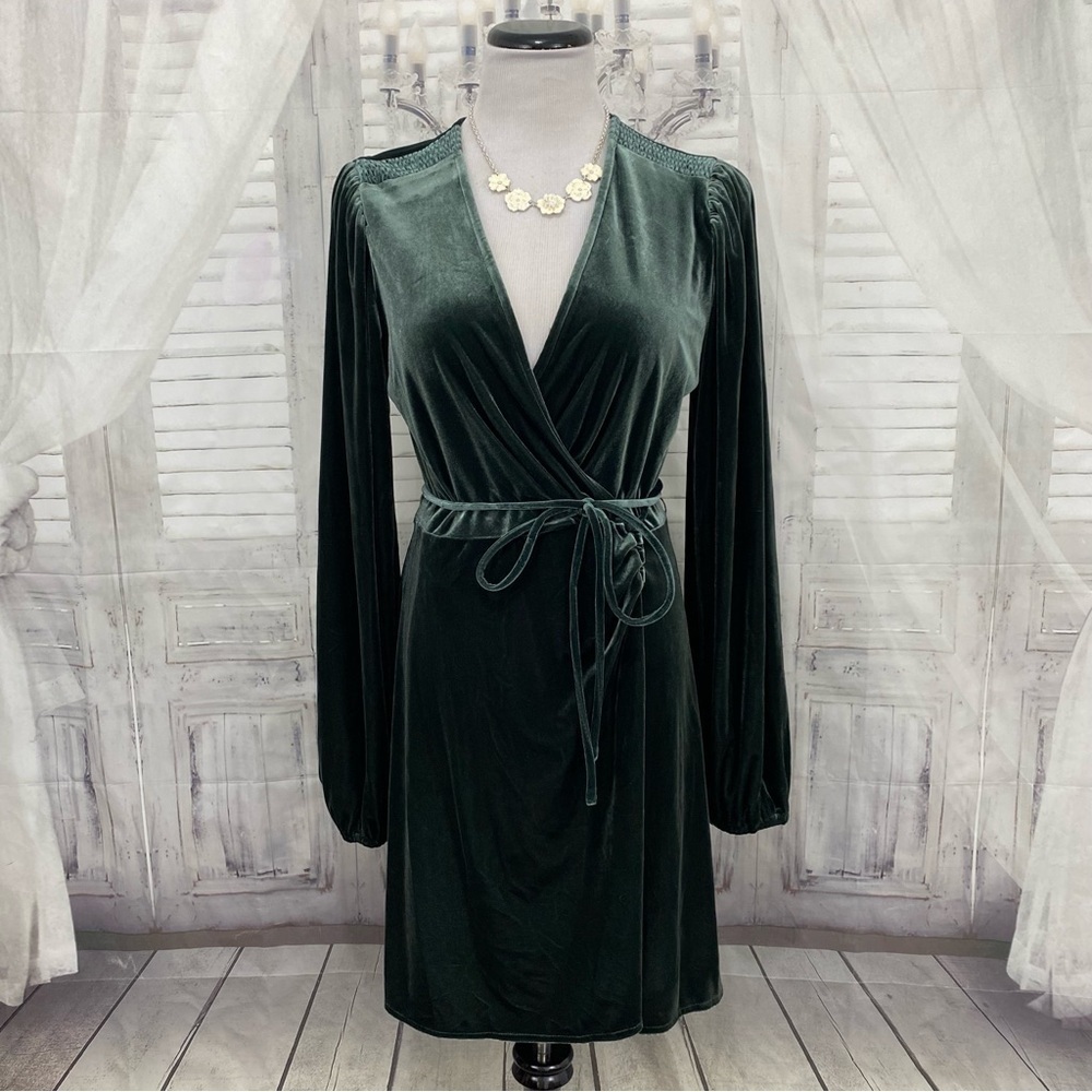 Gianni Bini Size Medium Hunt Green Leighton  Velvet Full Wrap Dress Long Sleeve